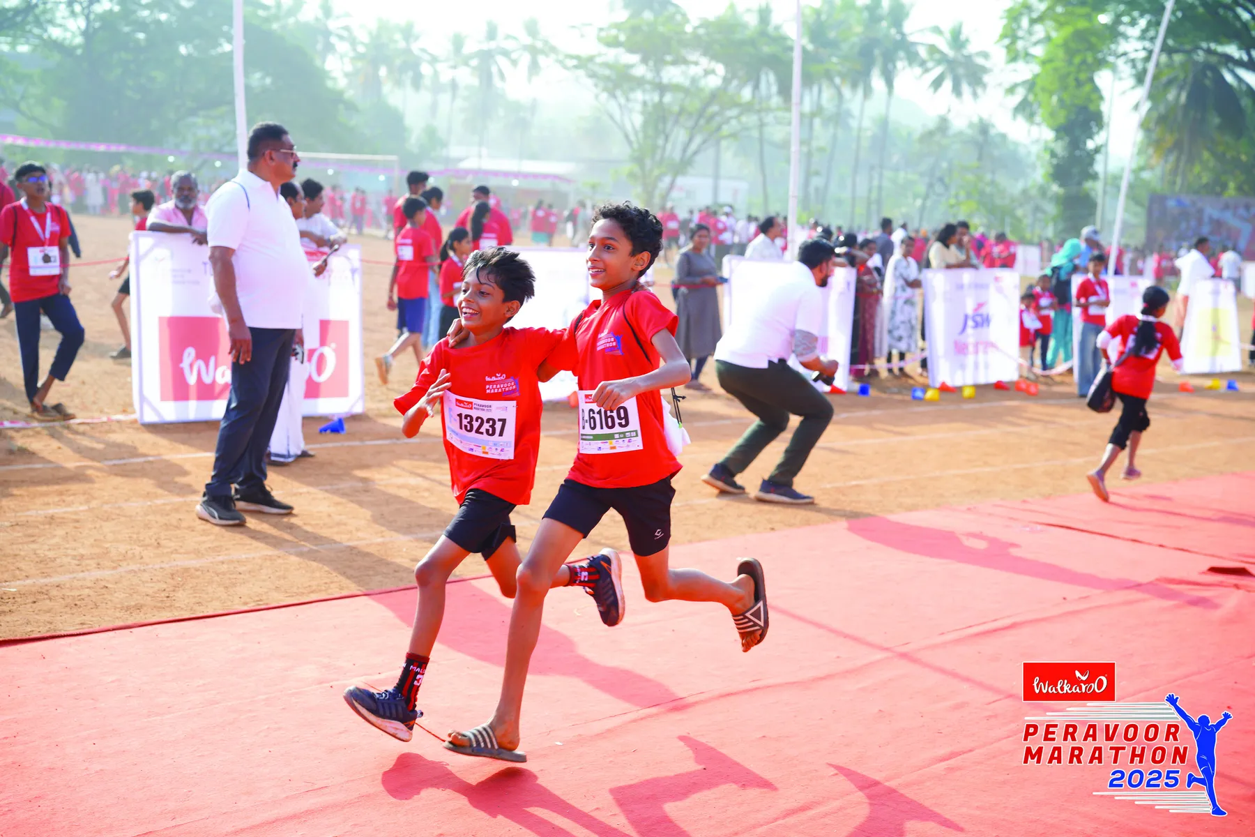 Peravoor Marathon 2025 runners